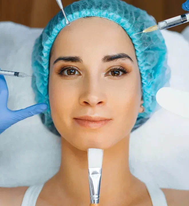 cosmetician-hands-with-quinnie-660x720